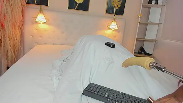 Cinnamon Star online show from February 7, 12:20 pm