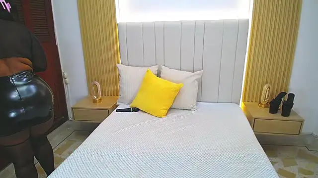 WildScarlet online show from March 29, 12:49 pm