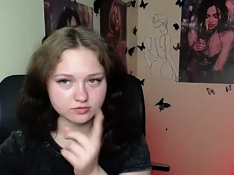 Snapshot of LadyAlice_ chatting on June 25, 5:12 am LadyAlice online show from June 25, 5:12 am