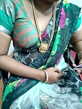 Snapshot of lolida69thamil chatting on September 11, 6:13 am lolida69thamil online show from September 11, 6:13 am