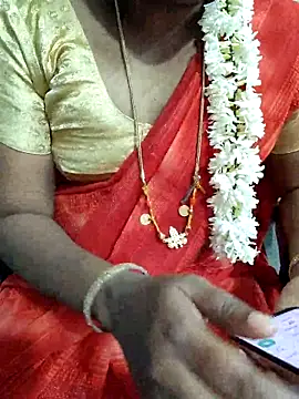 Snapshot of lolida69thamil chatting on September 19, 5:20 am lolida69thamil online show from September 19, 5:20 am