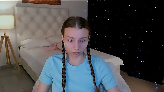 JulieDaniel online show from February 25, 8:13 am