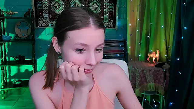 JulieDaniel online show from March 11, 9:26 am