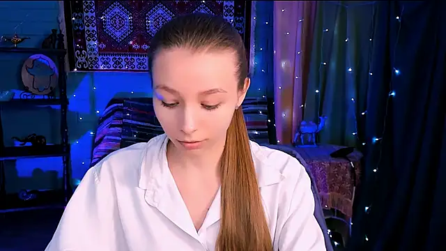 JulieDaniel online show from March 26, 9:48 am