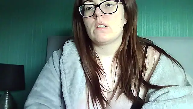 Snapshot of Curvy-BellaX chatting on October 23, 8:46 am Curvy-BellaX online show from October 23, 8:46 am