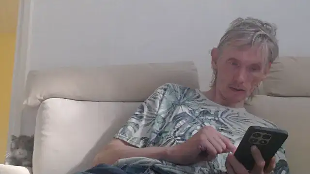 Snapshot of k74robert chatting on November 1, 1:02 pm k74robert online show from November 1, 1:02 pm