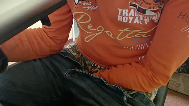 Snapshot of k74robert chatting on January 17, 10:02 pm k74robert online show from January 17, 10:02 pm