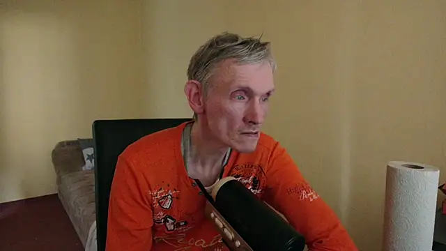 Snapshot of k74robert chatting on February 10, 1:04 pm k74robert online show from February 10, 1:04 pm