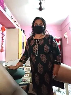 biggbobbsgirl online show from April 17, 2:25 am