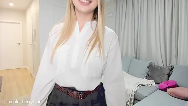 nicole blueberry online show from September 29, 8:24 pm