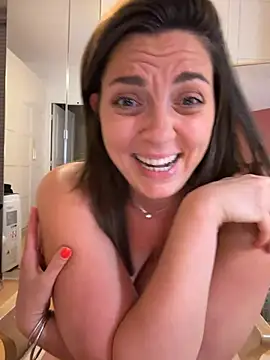 Snapshot of chloedlm5 chatting on July 15, 9:09 pm chloedlm5 online show from July 15, 9:09 pm