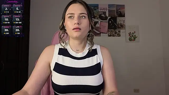 Snapshot of Veronika__Winslow_ chatting on June 4, 6:08 am Veronika Winslow online show from June 4, 6:08 am