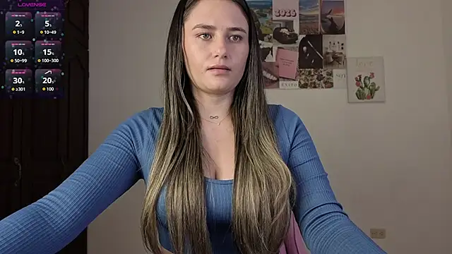 Snapshot of Veronika__Winslow_ chatting on June 6, 5:45 am Veronika Winslow online show from June 6, 5:45 am