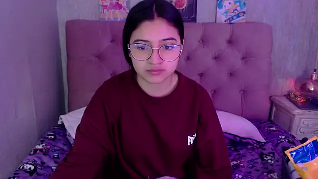 laurenelove online show from September 17, 3:19 am