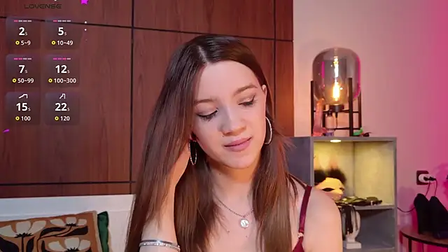 Snapshot of Alison_kisss chatting on April 19, 9:50 pm Alison kisss online show from April 19, 9:50 pm