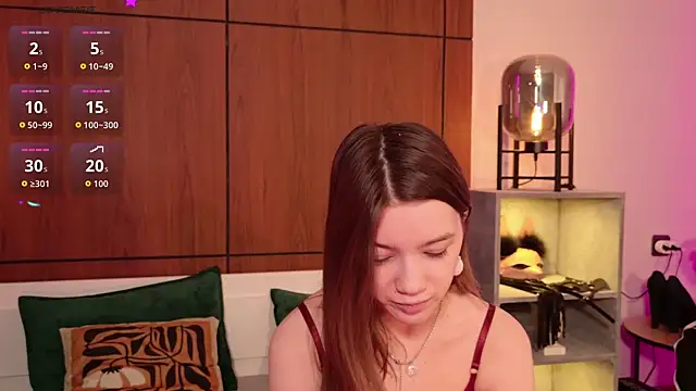 Snapshot of Alison_kisss chatting on April 24, 11:29 pm Alison kisss online show from April 24, 11:29 pm