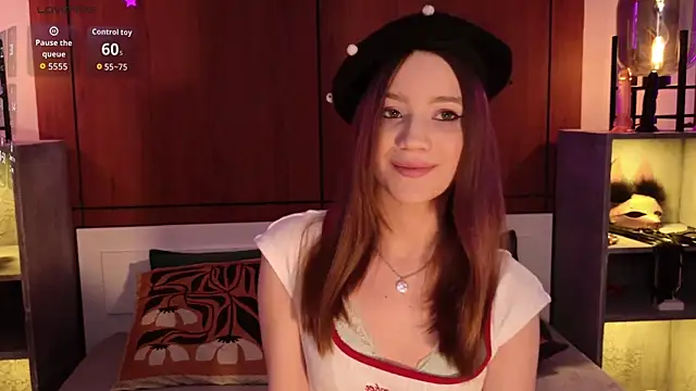 Snapshot of Alison_kisss chatting on April 29, 6:36 pm Alison kisss online show from April 29, 6:36 pm