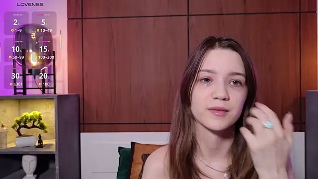 Snapshot of Alison_kisss chatting on May 29, 7:01 pm Alison kisss online show from May 29, 7:01 pm