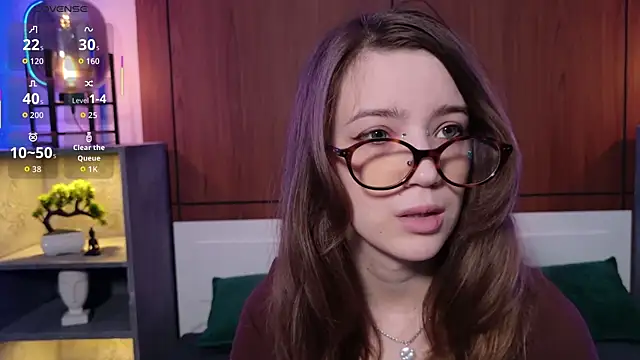 Snapshot of Alison_kisss chatting on June 9, 6:19 pm Alison kisss online show from June 9, 6:19 pm