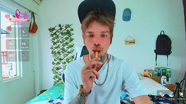 Snapshot of Gold_Loyal77 chatting on February 7, 6:00 pm Gold Loyal77 online show from February 7, 6:00 pm