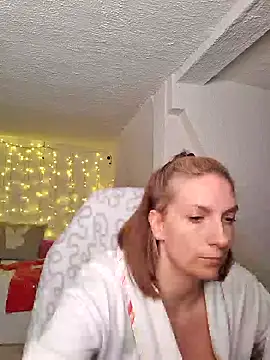 SexyJulia21 online show from December 12, 3:27 pm