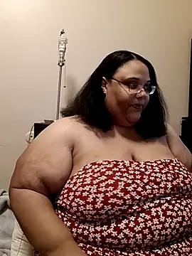 Snapshot of SexyBBW10790 chatting on October 1, 12:27 am SexyBBW10790 online show from October 1, 12:27 am