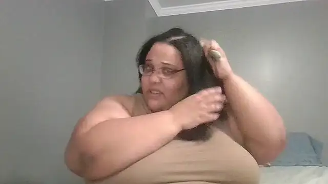 Snapshot of SexyBBW10790 chatting on July 26, 11:06 am SexyBBW10790 online show from July 26, 11:06 am