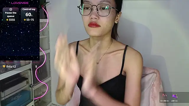 skinny gracie online show from April 7, 10:09 pm