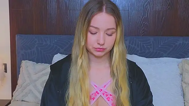 Snapshot of LeeAmy chatting on September 19, 6:52 pm LeeAmy online show from September 19, 6:52 pm