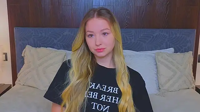 Snapshot of LeeAmy chatting on October 2, 2:57 pm LeeAmy online show from October 2, 2:57 pm