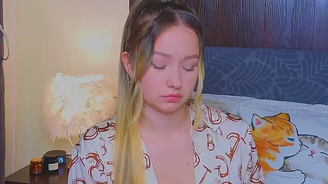 Snapshot of LeeAmy chatting on October 19, 6:30 pm LeeAmy online show from October 19, 6:30 pm