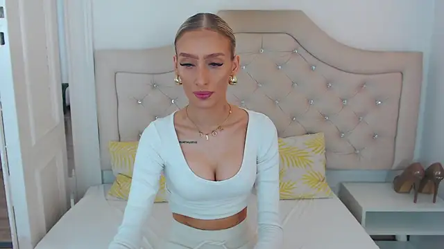 Snapshot of NatalieSensual chatting on April 26, 1:42 pm NatalieSensual online show from April 26, 1:42 pm