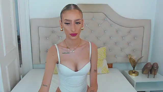 Snapshot of NatalieSensual chatting on May 27, 8:55 am NatalieSensual online show from May 27, 8:55 am