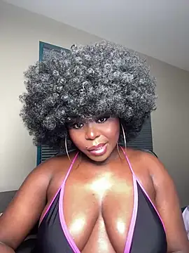 Snapshot of WomanNextdoor1 chatting on May 2, 4:06 am WomanNextdoor1 online show from May 2, 4:06 am