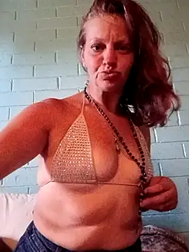 Snapshot of IrishGoddess69247 chatting on June 7, 4:44 pm IrishGoddess69247 online show from June 7, 4:44 pm