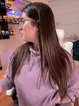 Snapshot of Sharon_07 chatting on February 3, 11:54 pm Sharon 07 online show from February 3, 11:54 pm