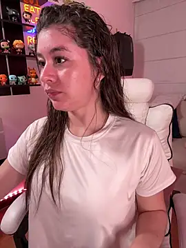 Snapshot of Sharon_07 chatting on February 23, 11:24 pm Sharon 07 online show from February 23, 11:24 pm