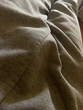 Snapshot of MuzzyFacing chatting on April 11, 10:52 am MuzzyFacing online show from April 11, 10:52 am