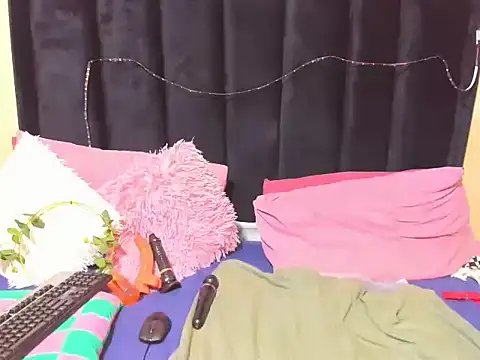 AmazingDarkDoll online show from February 6, 2:53 pm