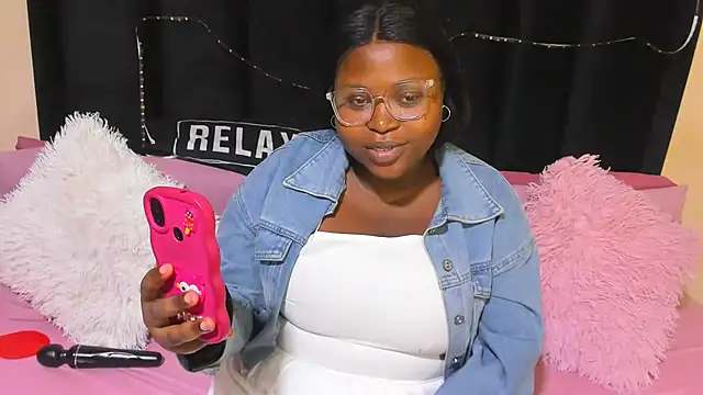 AmazingDarkDoll online show from March 18, 5:49 pm