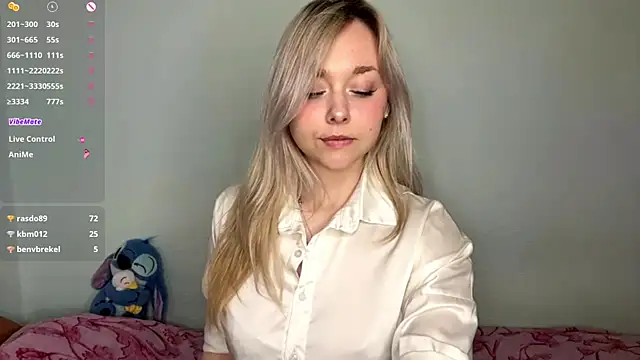 Snapshot of AccaCroyle chatting on April 26, 4:59 pm AccaCroyle online show from April 26, 4:59 pm