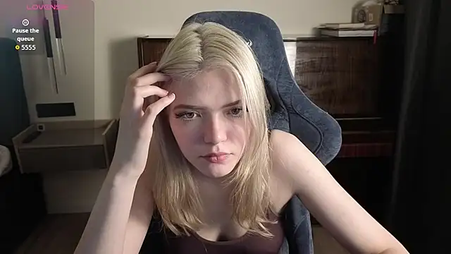 Snapshot of KatanaSVibe chatting on July 2, 5:41 pm KatanaSVibe online show from July 2, 5:41 pm