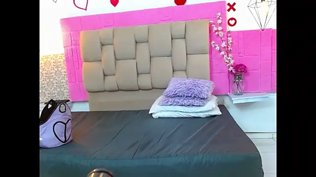 Damary Leon online show from September 8, 7:02 pm