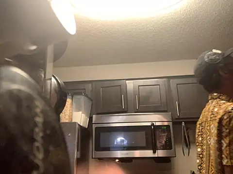 Triggerhappycj100 online show from November 23, 8:30 pm