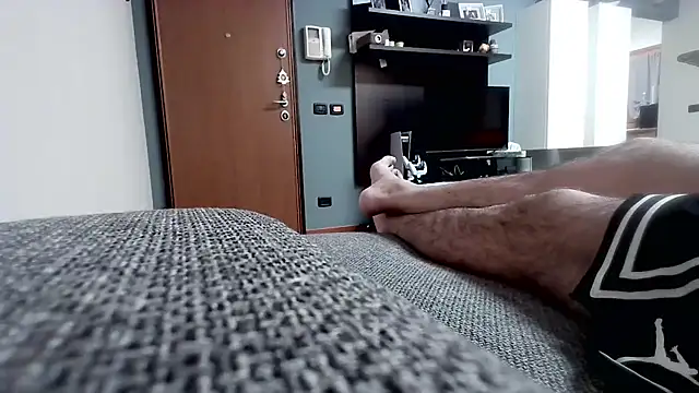 Snapshot of cucciolotto76 chatting on November 6, 8:32 pm cucciolotto76 online show from November 6, 8:32 pm