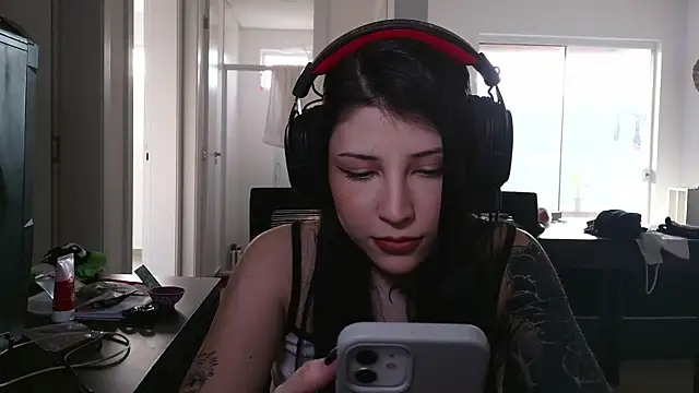 Snapshot of Privad_ravenna chatting on May 19, 7:53 pm Privad ravenna online show from May 19, 7:53 pm