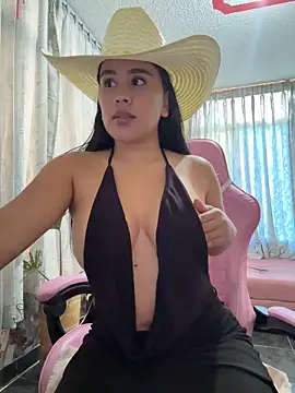 Snapshot of laure_torres chatting on May 12, 1:19 pm laure torres online show from May 12, 1:19 pm