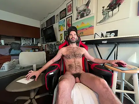 Snapshot of Pupscritch chatting on April 22, 1:45 pm Pupscritch online show from April 22, 1:45 pm