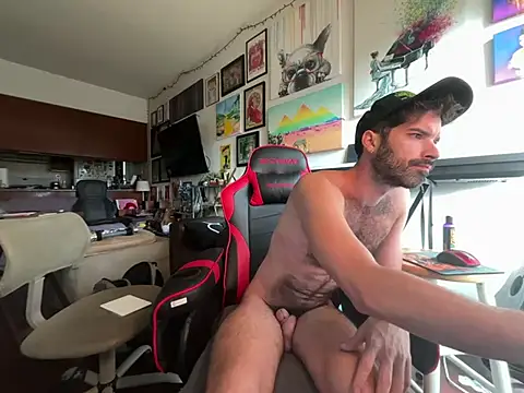 Snapshot of Pupscritch chatting on May 27, 1:41 pm Pupscritch online show from May 27, 1:41 pm