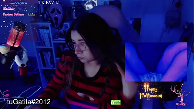 Pink girl0n online show from November 2, 9:22 am